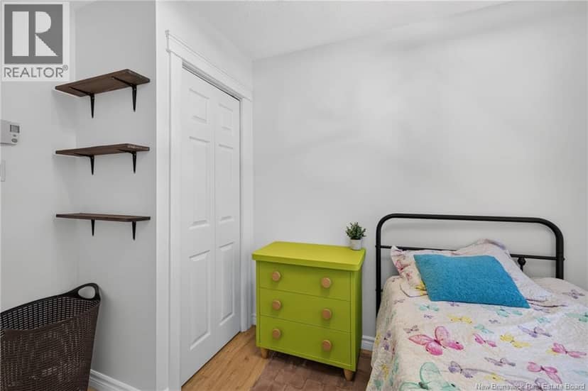 360 Petrie Avenue — photo 18 of 38