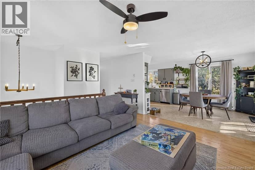 360 Petrie Avenue — photo 7 of 38