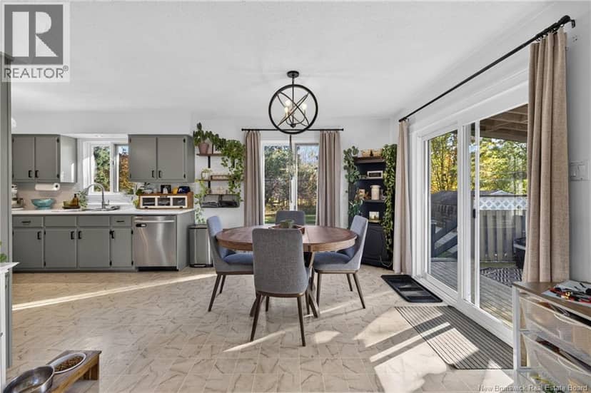 360 Petrie Avenue — photo 8 of 38