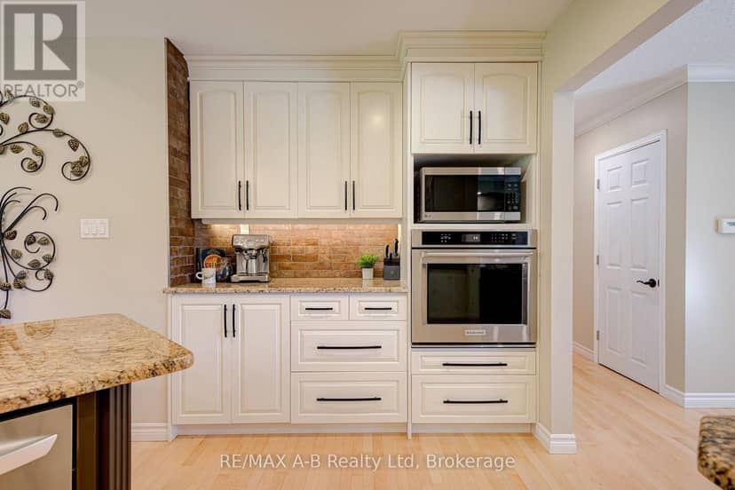 2256 Webster Street — photo 16 of 40