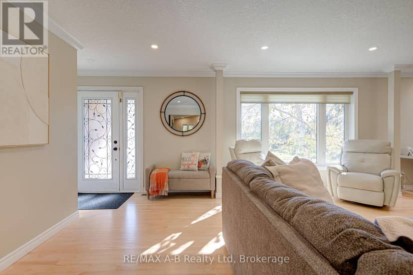 2256 Webster Street, Perth East, photo 8
