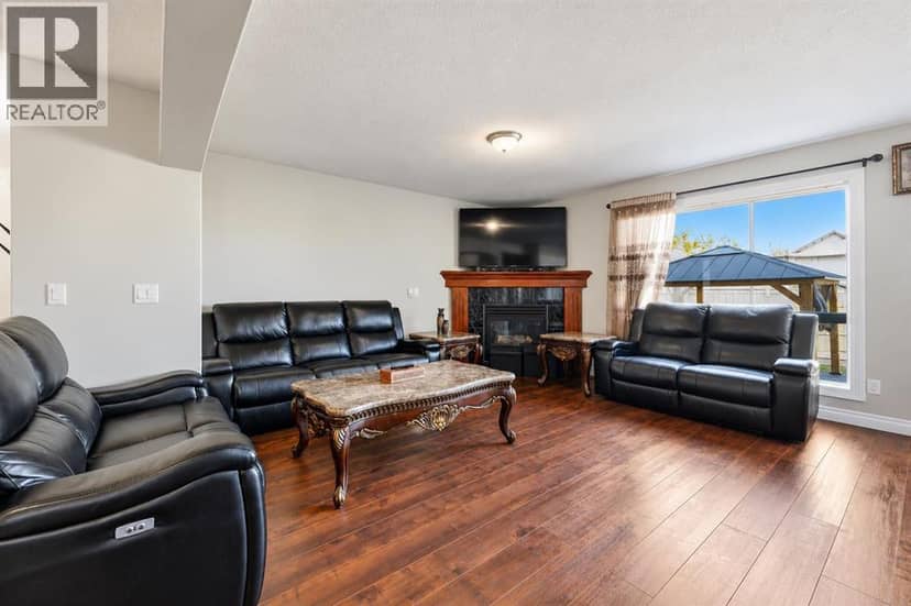 1412 Bayside Avenue SW, Airdrie, photo 4
