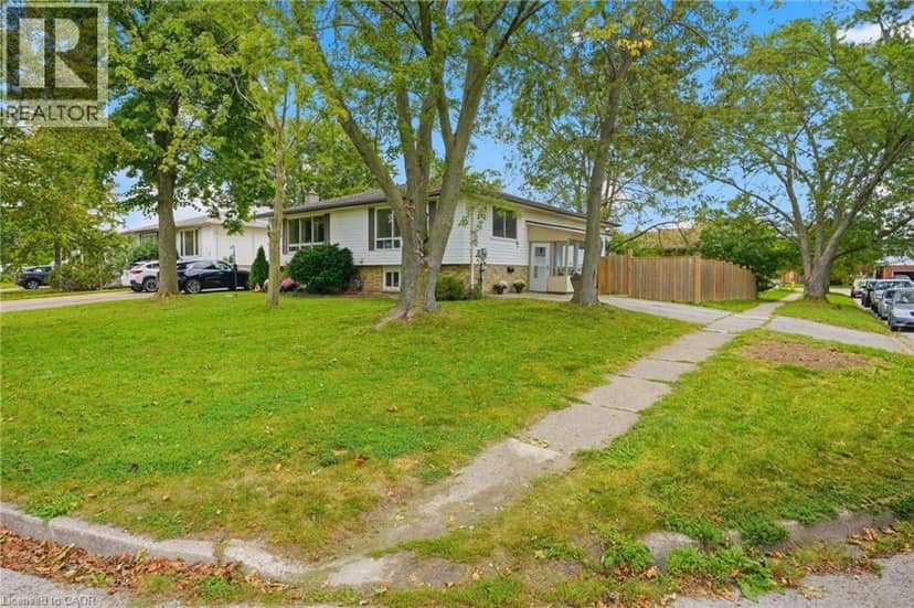 3 MANLEY Crescent — photo 6 of 40