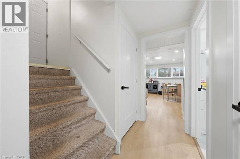 3 MANLEY Crescent — photo 26 of 40