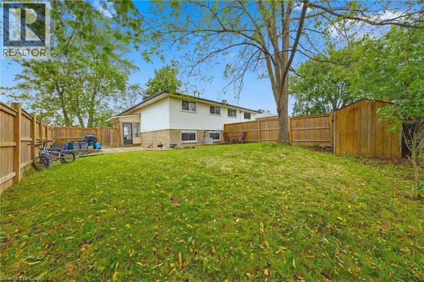 3 MANLEY Crescent — photo 39 of 40