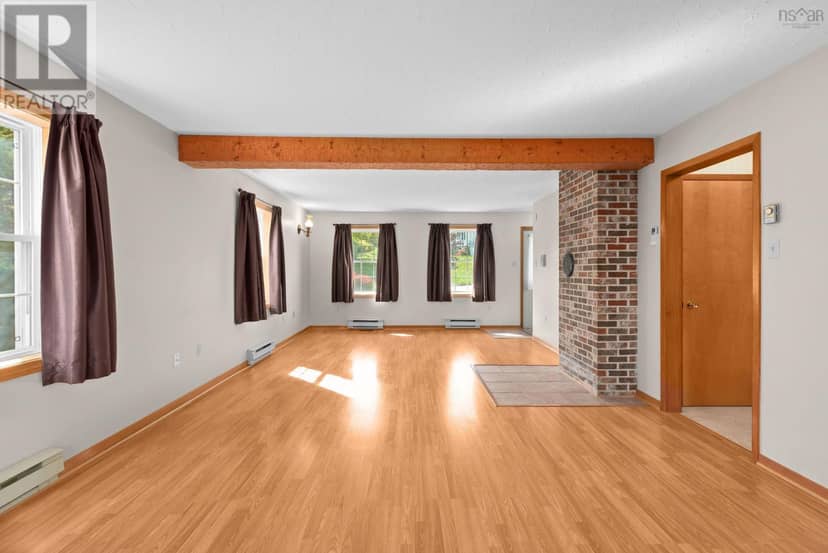 96 THORNHILL Drive — photo 13 of 37