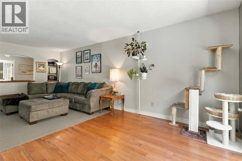 6182 William Street — photo 10 of 40