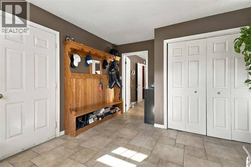 6182 William Street — photo 20 of 40