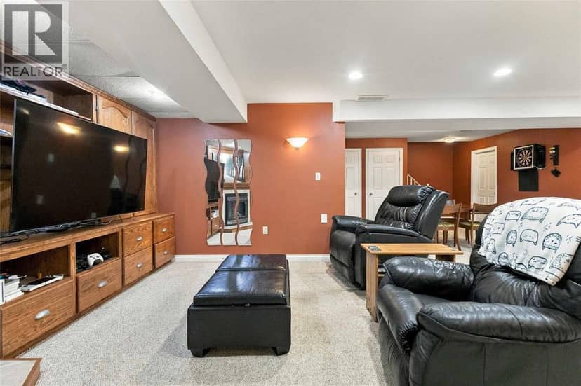 6182 William Street — photo 30 of 40