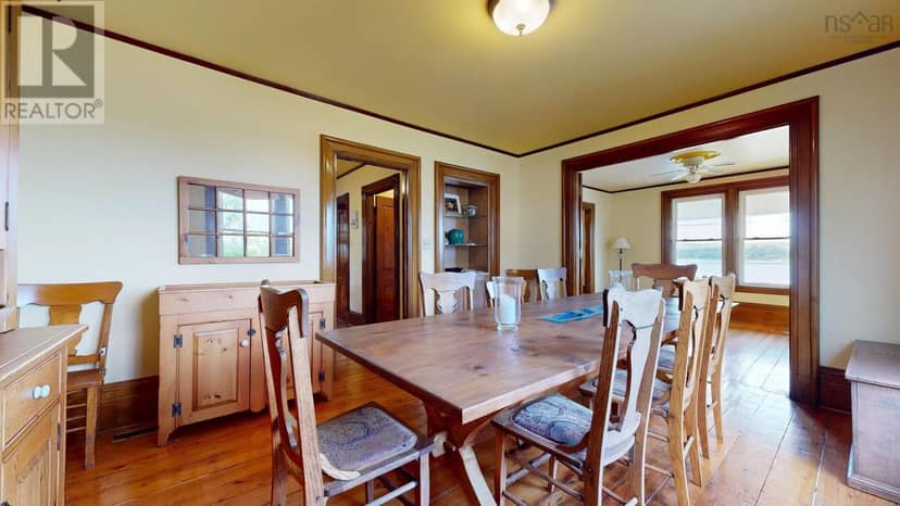 9114 3 Highway, 997 Main St Mahone Bay — photo 20 of 40