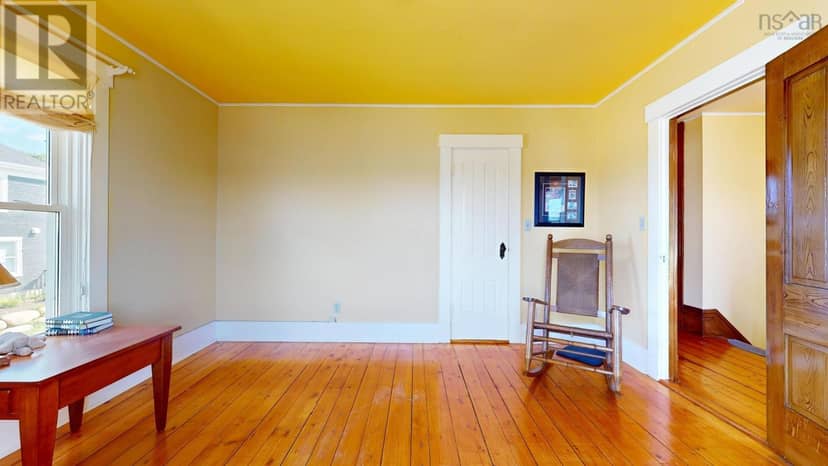 9114 3 Highway, 997 Main St Mahone Bay — photo 27 of 40