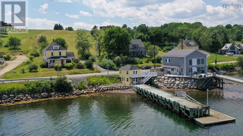 9114 3 Highway, 997 Main St Mahone Bay, Maders Cove, photo 5