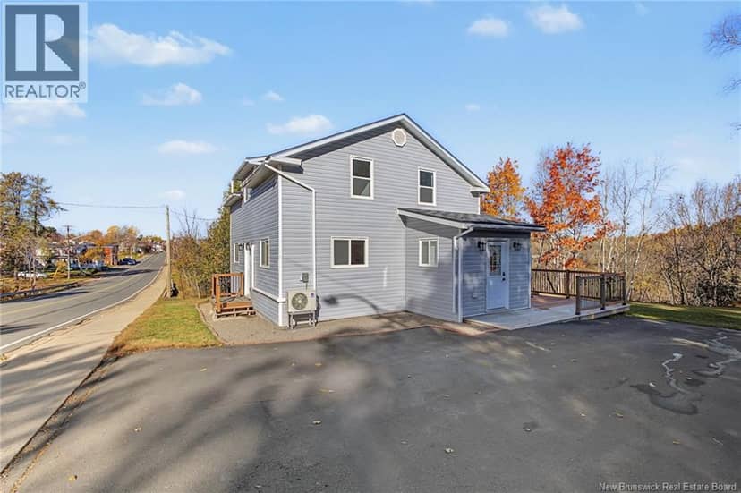 56 Main Street, Minto, photo 2