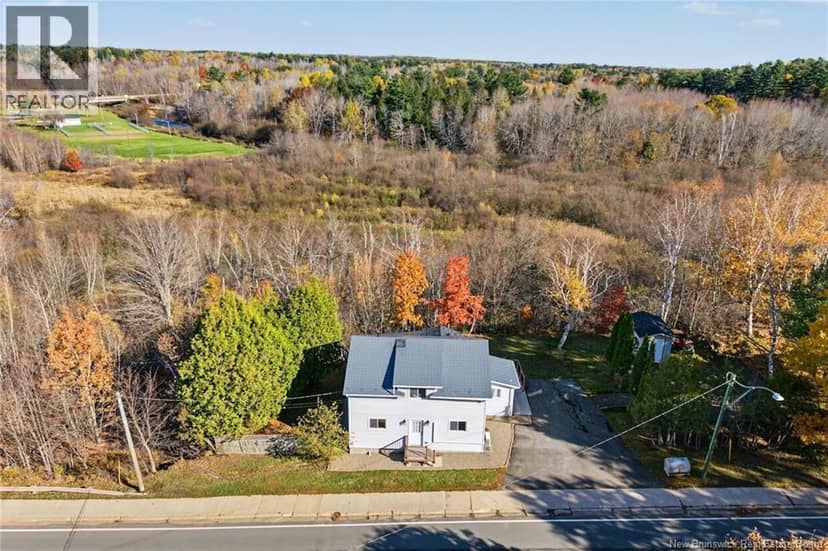 56 Main Street, Minto, photo 3