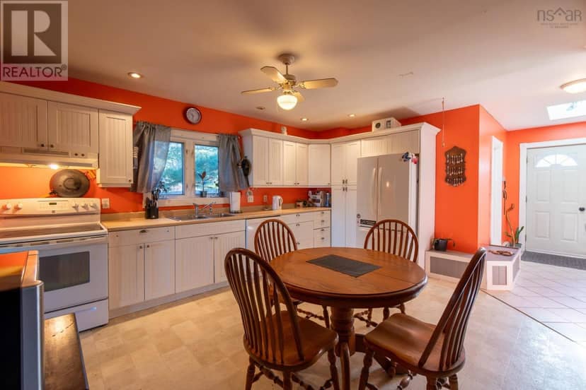 207 West Old Post Road — photo 12 of 40