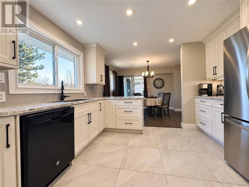 22 Walter Avenue — photo 12 of 36
