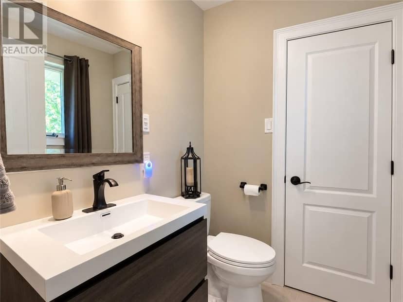 22 Walter Avenue — photo 17 of 36