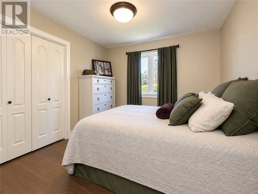 22 Walter Avenue — photo 18 of 36