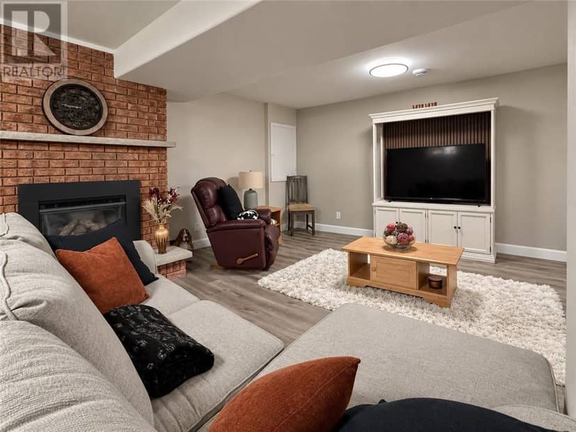 22 Walter Avenue — photo 24 of 36