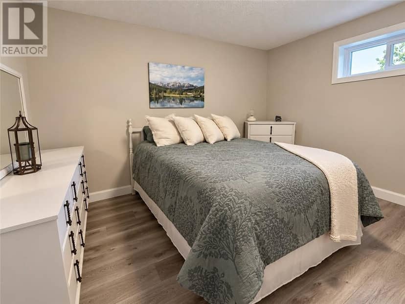 22 Walter Avenue — photo 26 of 36