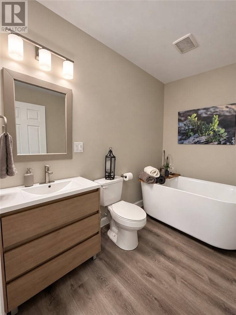 22 Walter Avenue — photo 27 of 36