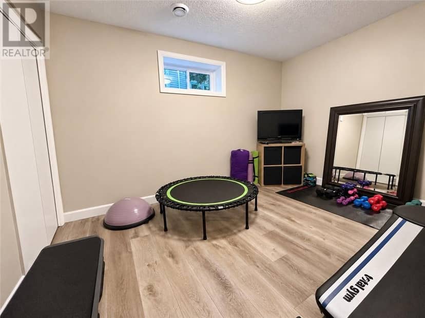 22 Walter Avenue — photo 28 of 36