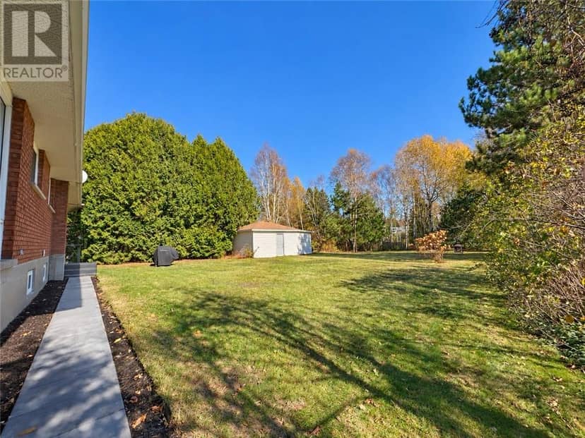 22 Walter Avenue — photo 33 of 36
