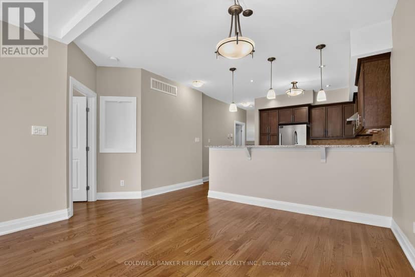 135 Elizabeth Street — photo 17 of 40