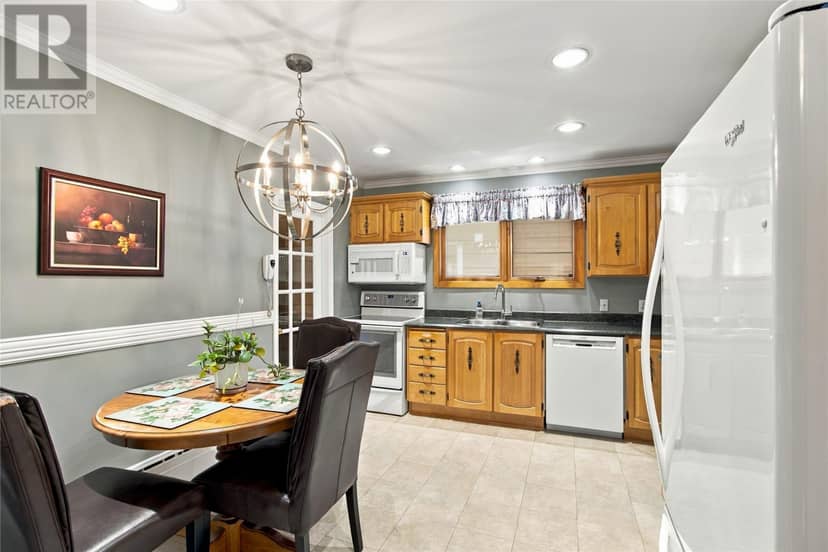 35 Cowan Avenue — photo 11 of 33