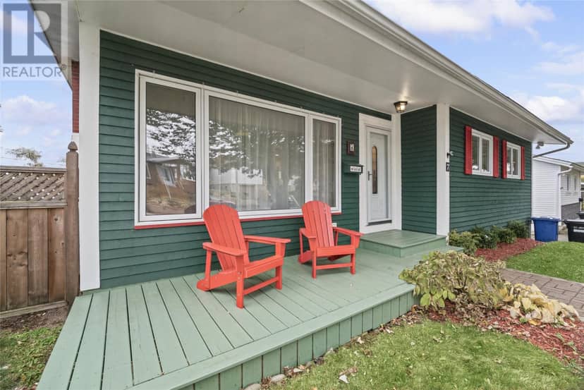 7 Macpherson Avenue — photo 3 of 40