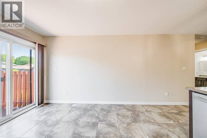 11916 Boulder Crescent — photo 15 of 40
