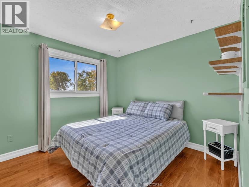 920 Essex Road 14 — photo 11 of 40