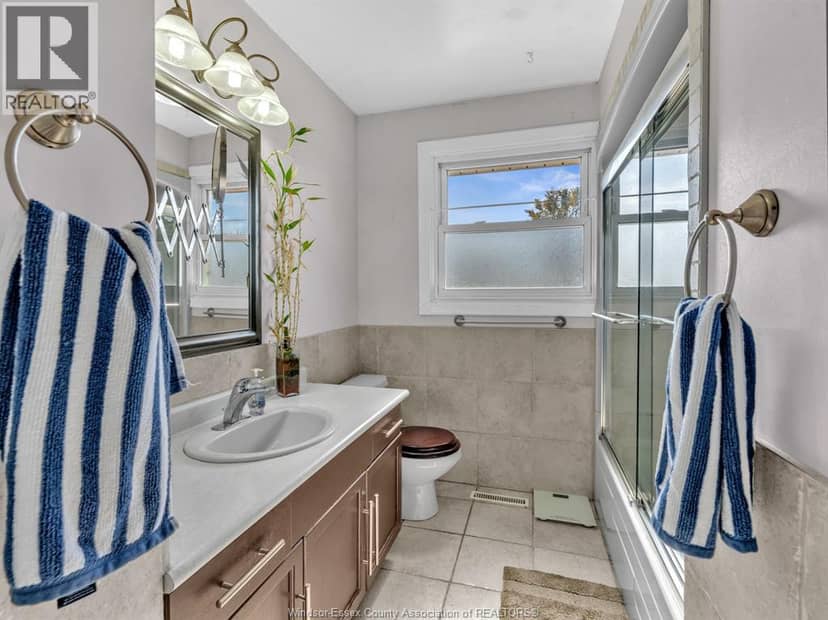 920 Essex Road 14 — photo 13 of 40