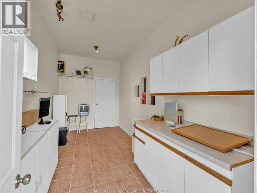 920 Essex Road 14 — photo 37 of 40