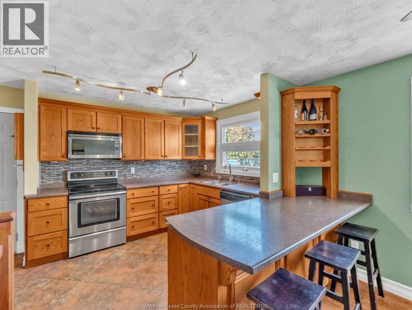 920 Essex Road 14, Leamington, photo 7