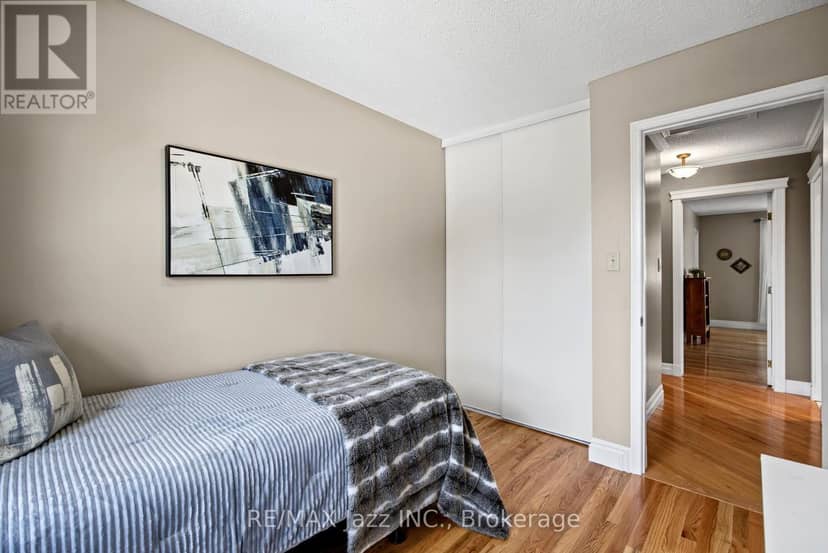 789 Lochness Crescent — photo 29 of 40