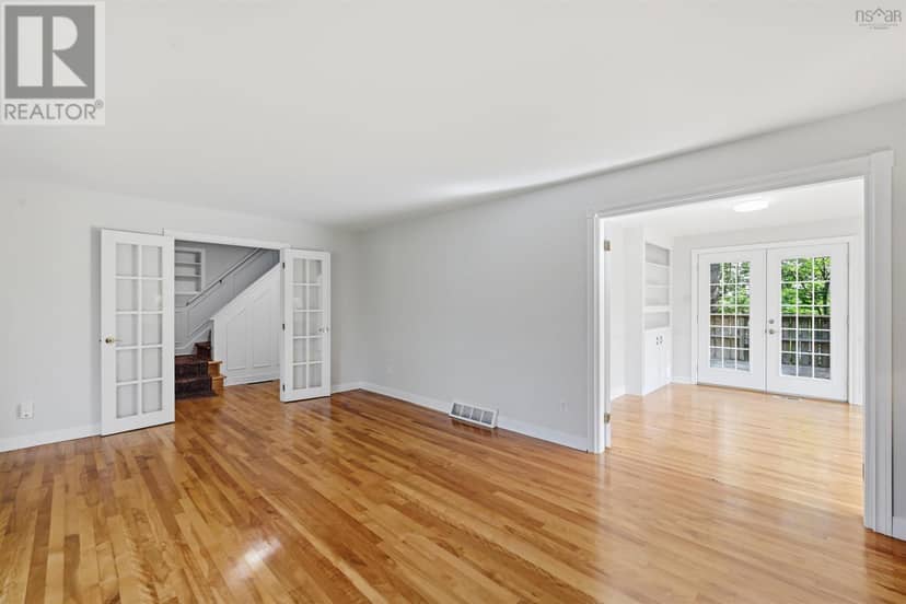 43 Deepwood Crescent — photo 12 of 40