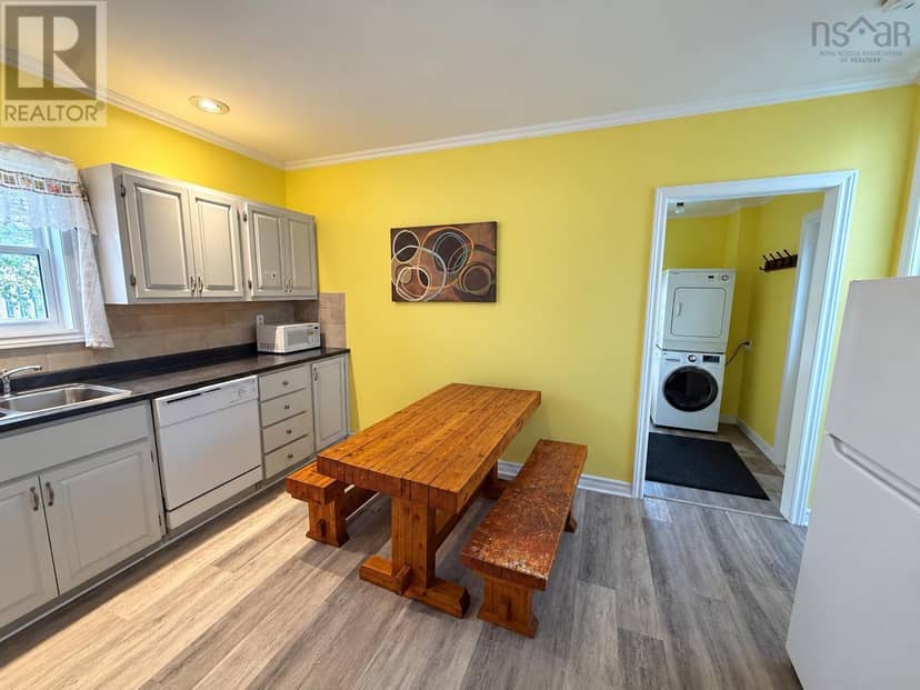 9959 Grenville Street — photo 10 of 31