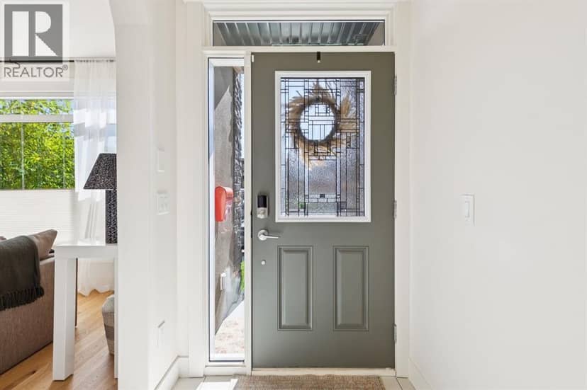 1128 17 Avenue NW, Calgary, photo 6