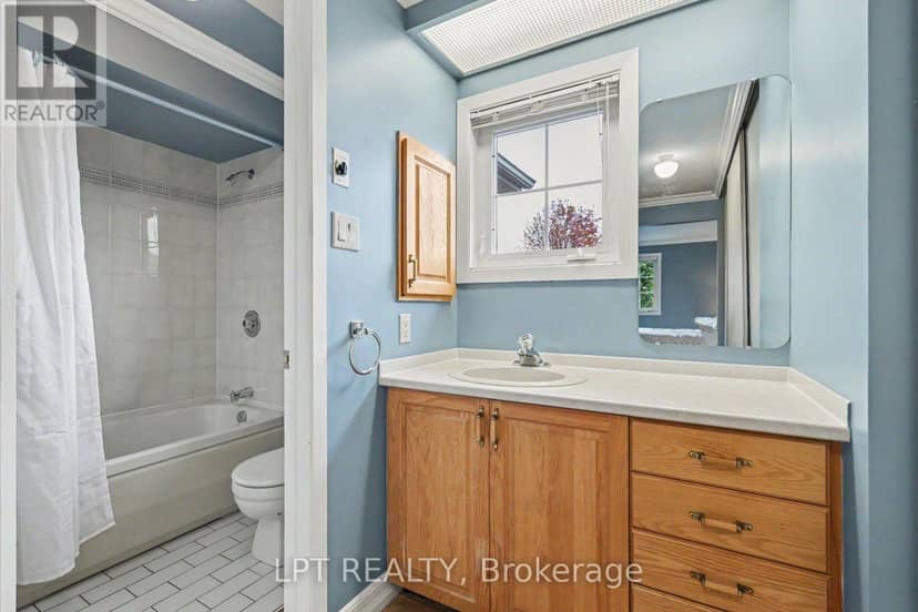 28 Meadow Glade Gardens — photo 31 of 36