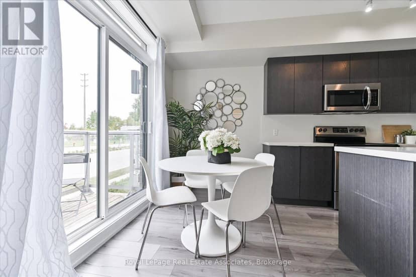 204 - 3058 Sixth Line, Oakville, photo 2