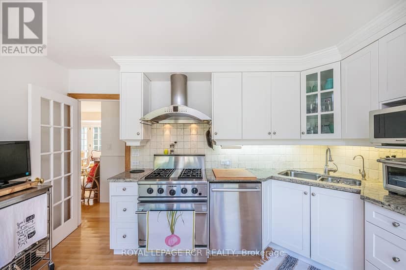 114 Kennedy Road — photo 14 of 40