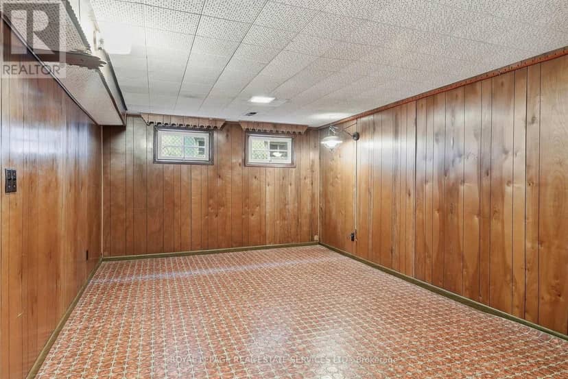 30 Vanguard Drive — photo 20 of 35