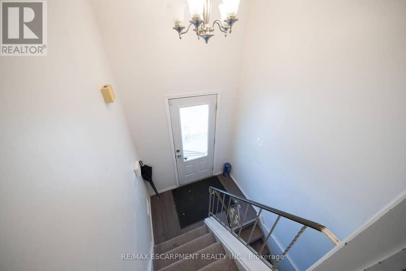 121 Ashgrove Avenue, Brantford, photo 4