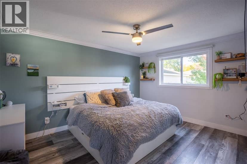 477 Treewood Crescent — photo 11 of 31