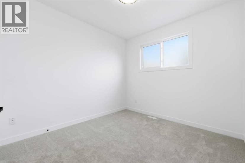 3, 2701 28 Avenue SW — photo 32 of 40