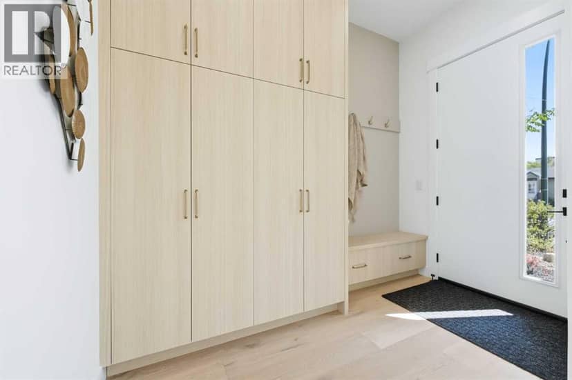 2412 1 Avenue NW — photo 14 of 40