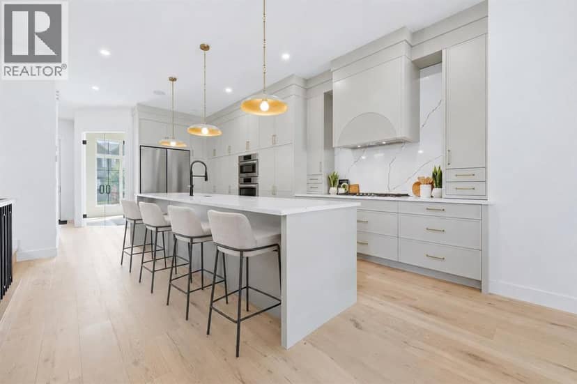 2412 1 Avenue NW, Calgary, photo 2