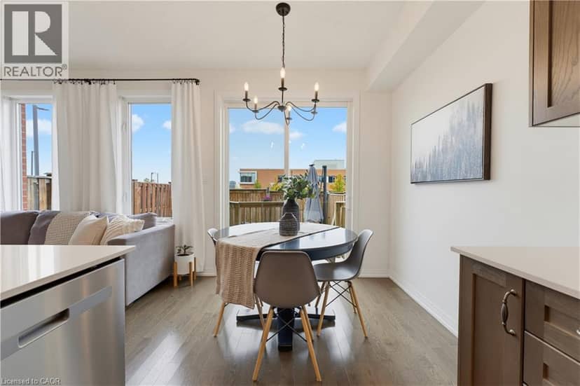 739 BANKS Crescent — photo 13 of 35