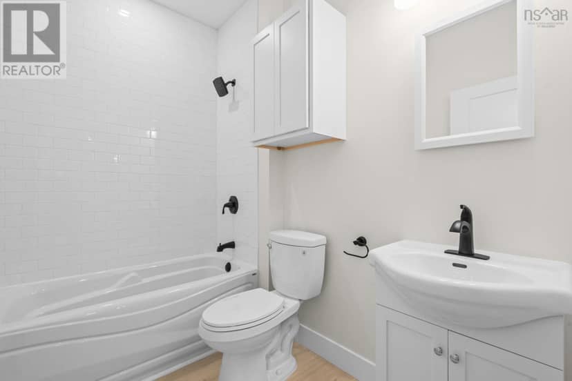 28 Davis Road — photo 15 of 24
